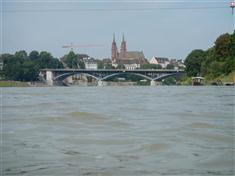 vor der Wettsteinbruecke